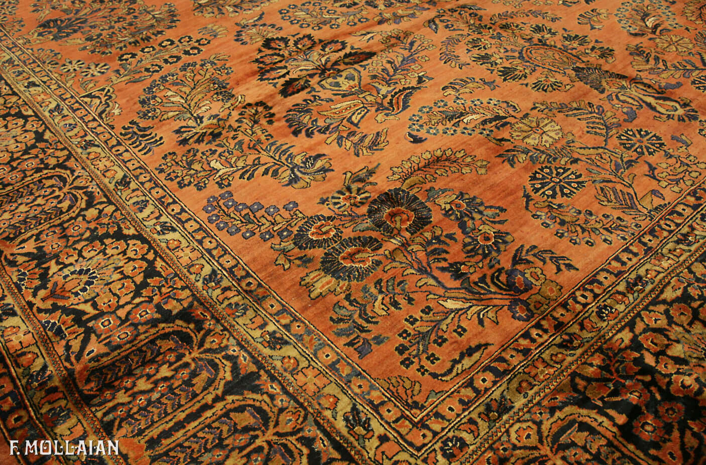 Antique Persian Saruk Carpet n°:64298645